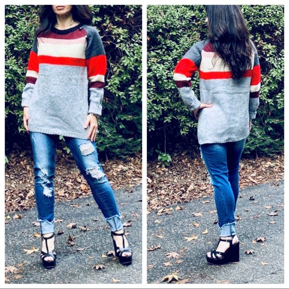 ✨LAST ONE✨color block sweater with buttons trim - Picture 2 of 7